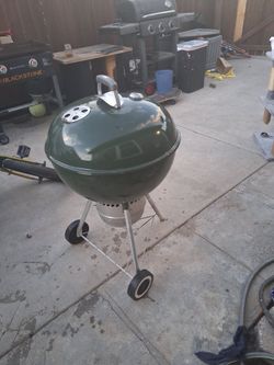 Weber 22" Original Kettle Charcoal Grill – Dark Green / Olive