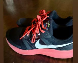 Men Nike Size 9
