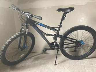 Brand new Schwinn flat bar gravel/mountain bike