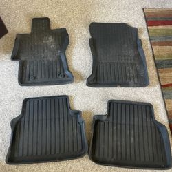 Subaru floor and cargo liner