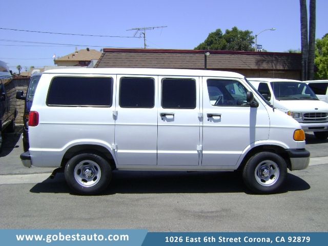 2001 Dodge Ram Van