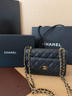 Authentic Chanel Caviar Pocket Twins Wallet On
