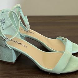 Ladies Just Fabulous Blue Suede Heels Size 6