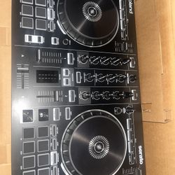Roland Dj 202 Brand New