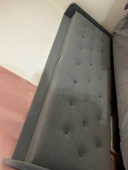 Queen size bedframe