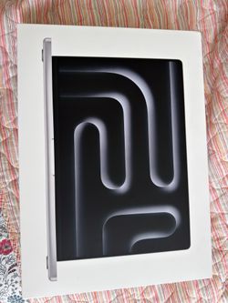 Apple MacBook Pro 16 silver. M5 Max - 64 gb ram, 2tb (Open box )