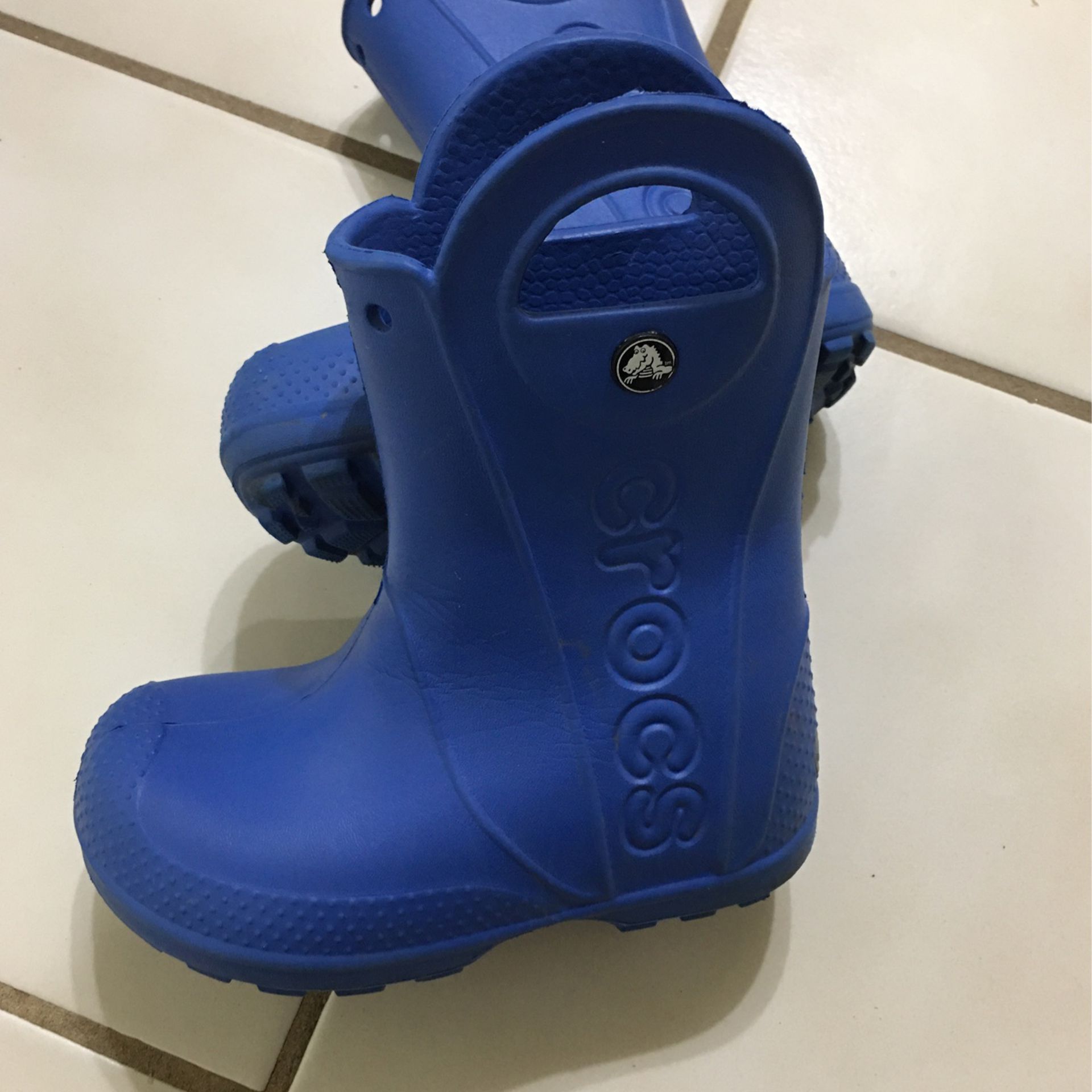 Nearly New Unisex Crocs Rain Boot Size 9C