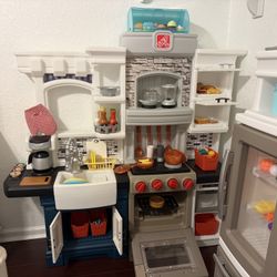 Step2  Kids Kitchen Play Set Used