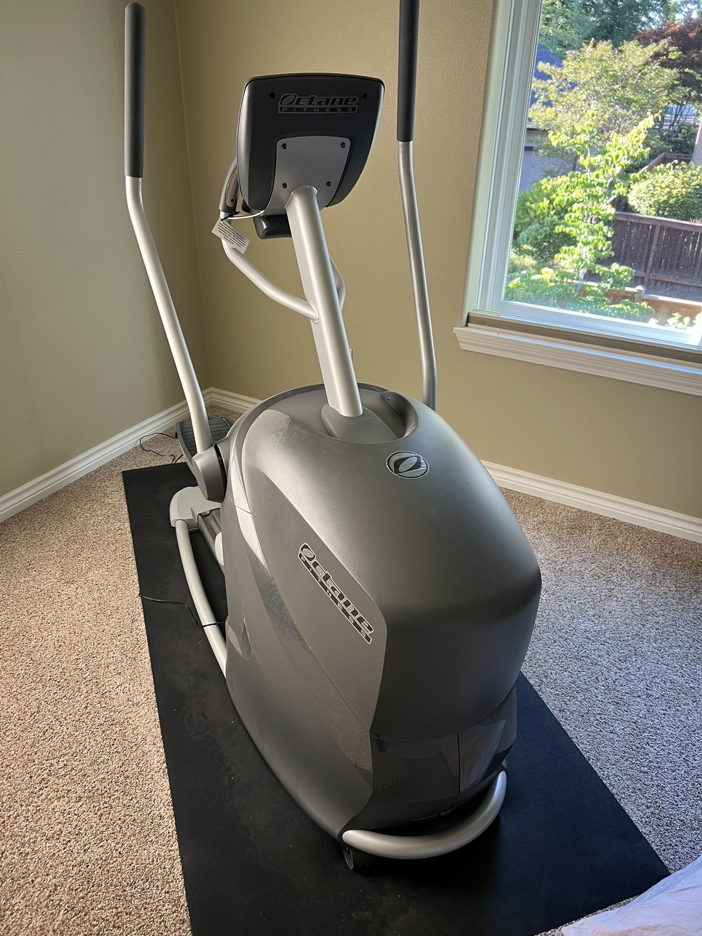 Octane Fitness Q35X Elliptical