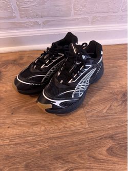 PUMA Velophasis Black/White Sneakers – Excellent Condition