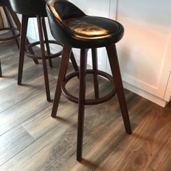 NEW  Set of 4 Kitchen Barstools