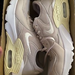 NIKE AIR MAX EXCEE