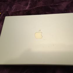 Mac Book Pro A1261