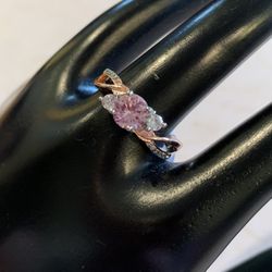 Gorgeous Pink Sapphire .925 Ring