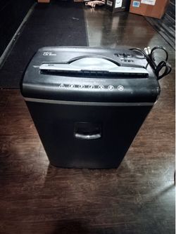 Ativa Cross-Cut Shredder - Great Condition