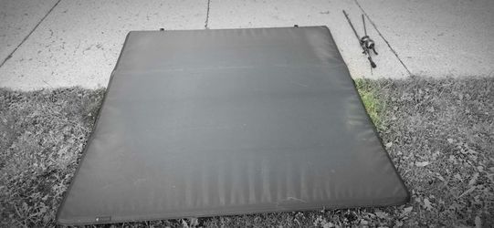 Tyger Auto T3 Soft Tri-fold Tonneau Cover