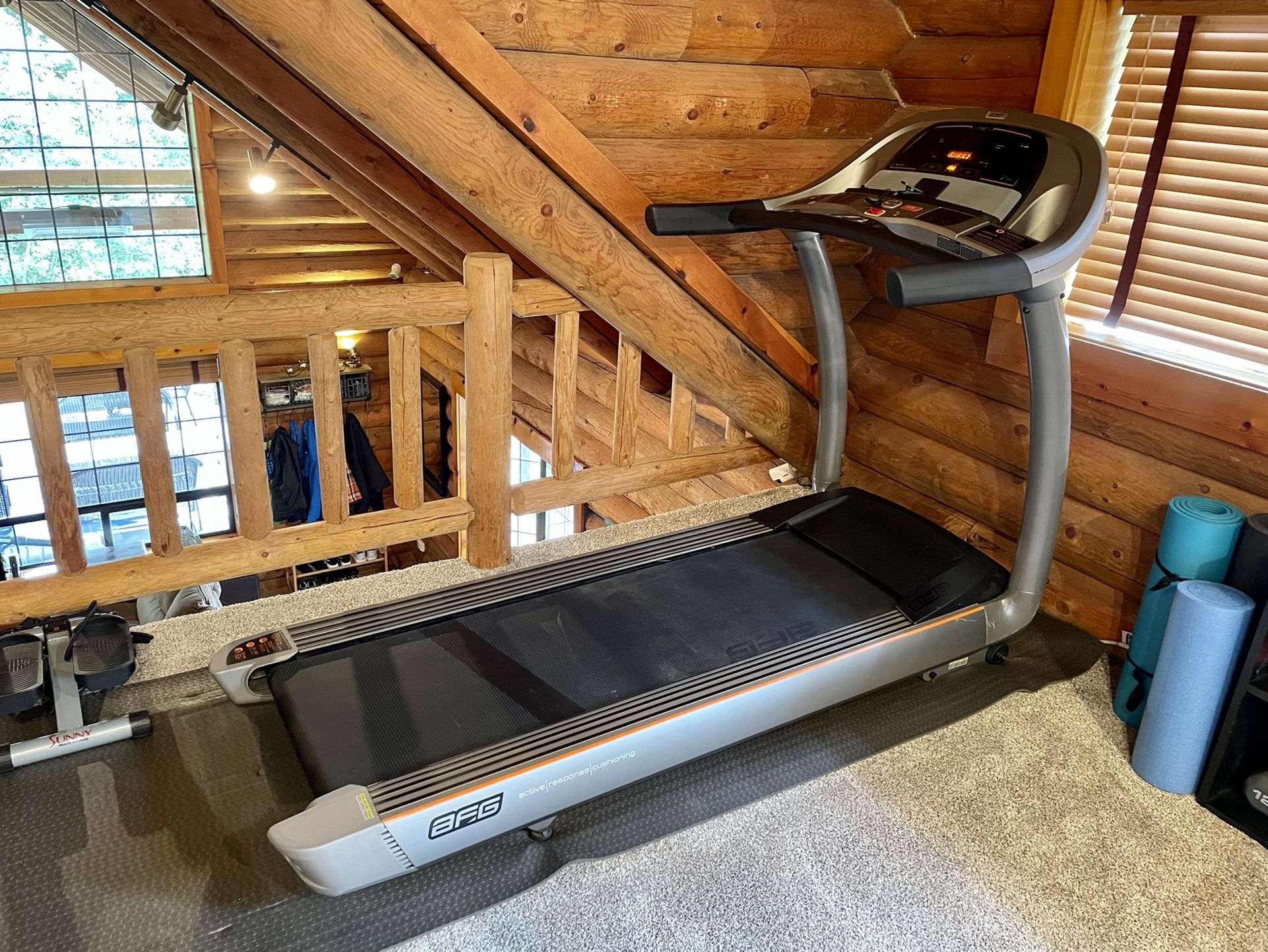 *SALE pENDING* AFG 7.1 AT Treadmill W/ Passport Media Player