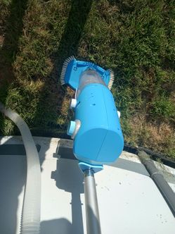 Pool vacuum