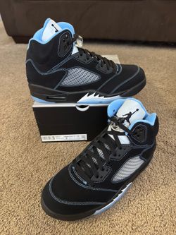 Size 8 🔥Jordan 5 Retro Black University Blue🔥