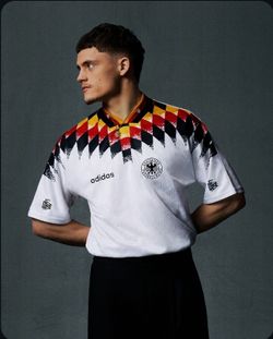 Adidas Germany retro size medium