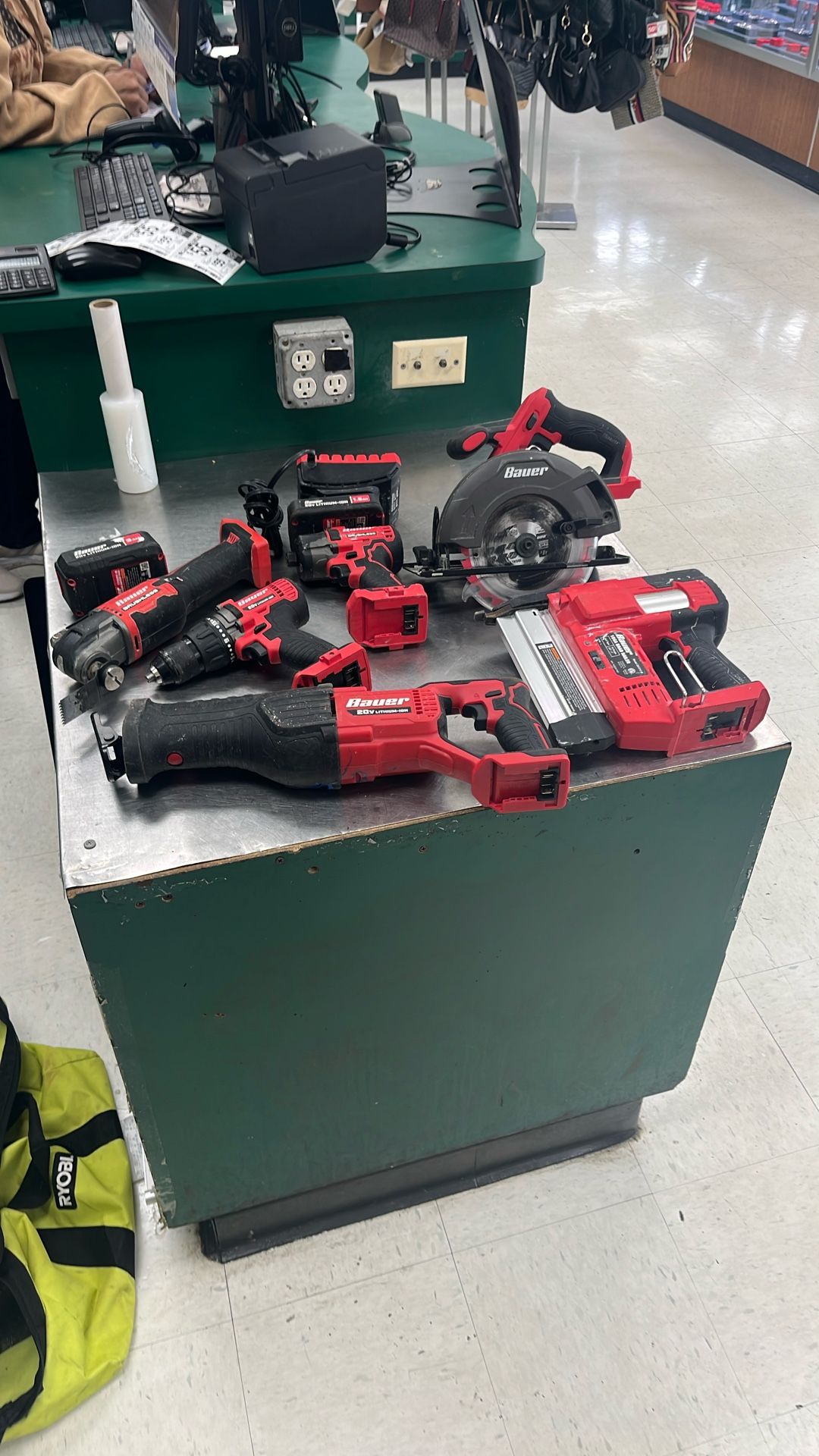 Bauer 5 Pc Cordless Combo Tool Set 2 Batteries And Charger