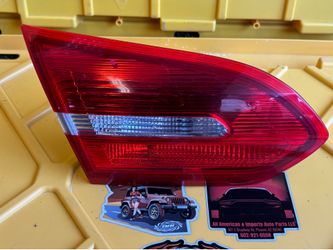 2015 ford focus left hand trunk light