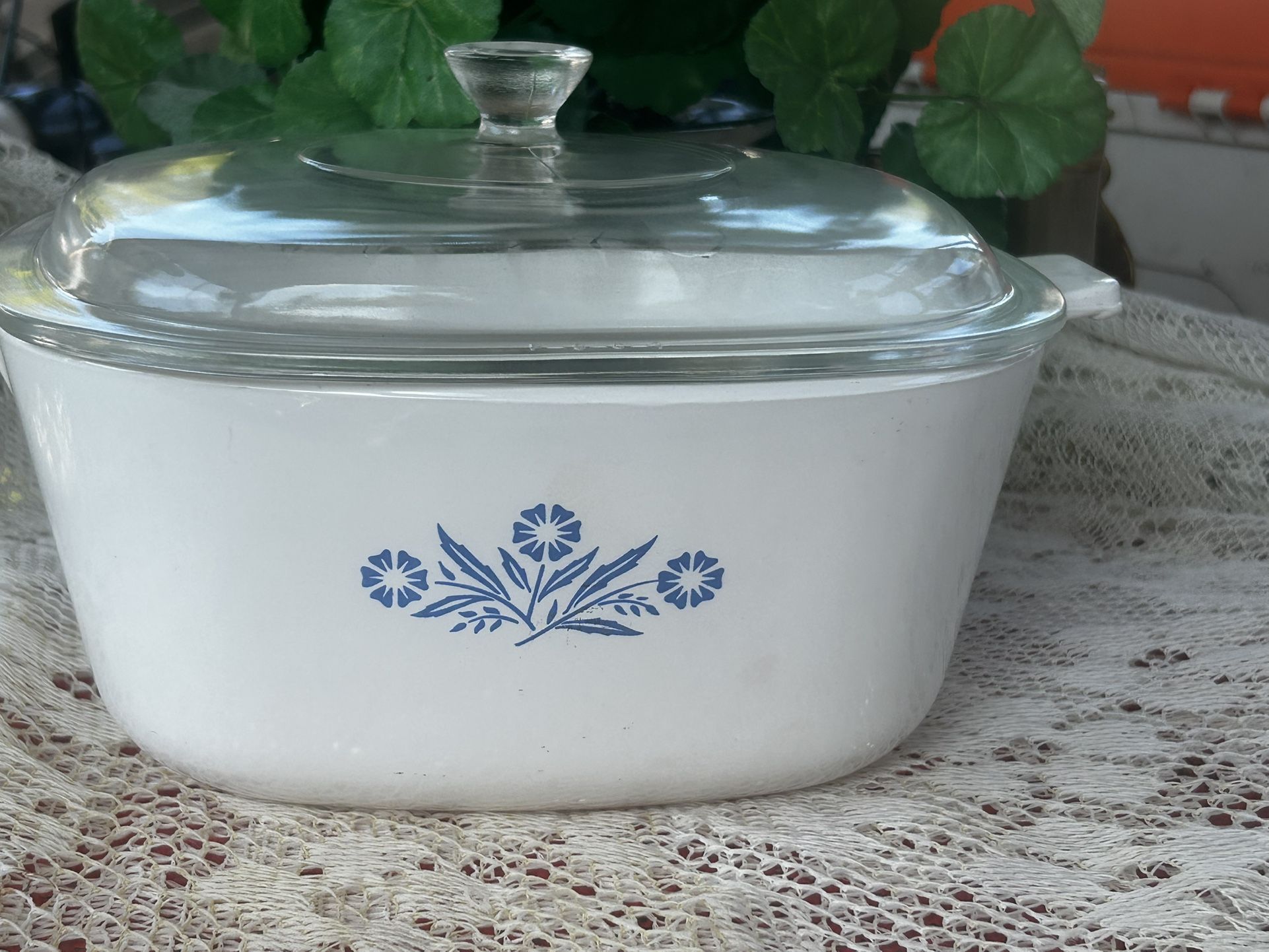  Vintage Corning Ware   Cornflower 2 1/2 QT  P-1/2-B USA   Lid  82