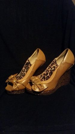 cute little wedges ready 2 b stepped on this spring!
