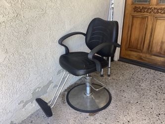 Hydraulic chair