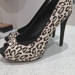 Size 8 Guess Calf Leopard Print High Heels 