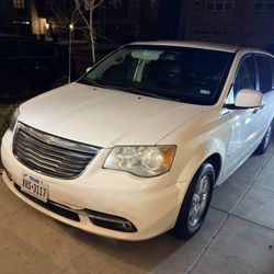 OBO 2012 Chrysler Town & Country
