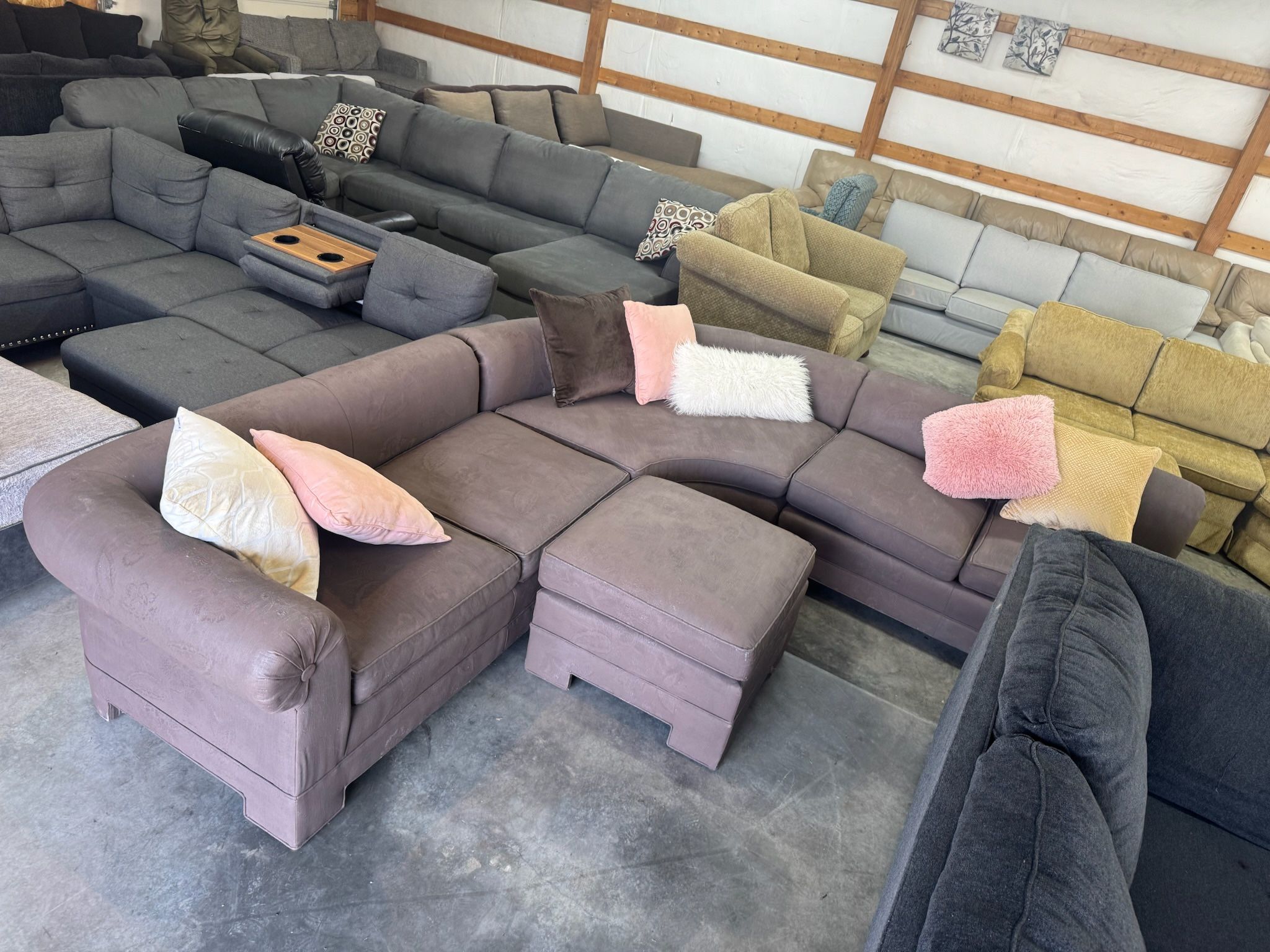Sectional Couch (WE DELIVER)