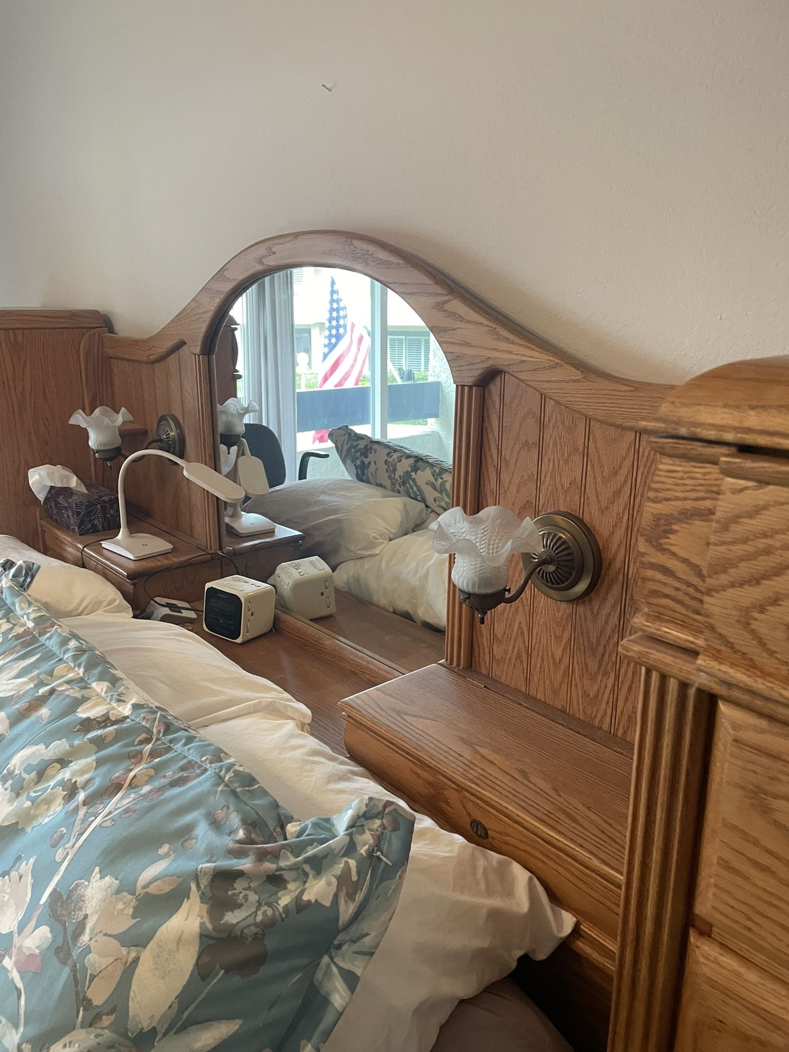 Bedroom set - King Bed- Solid Wood