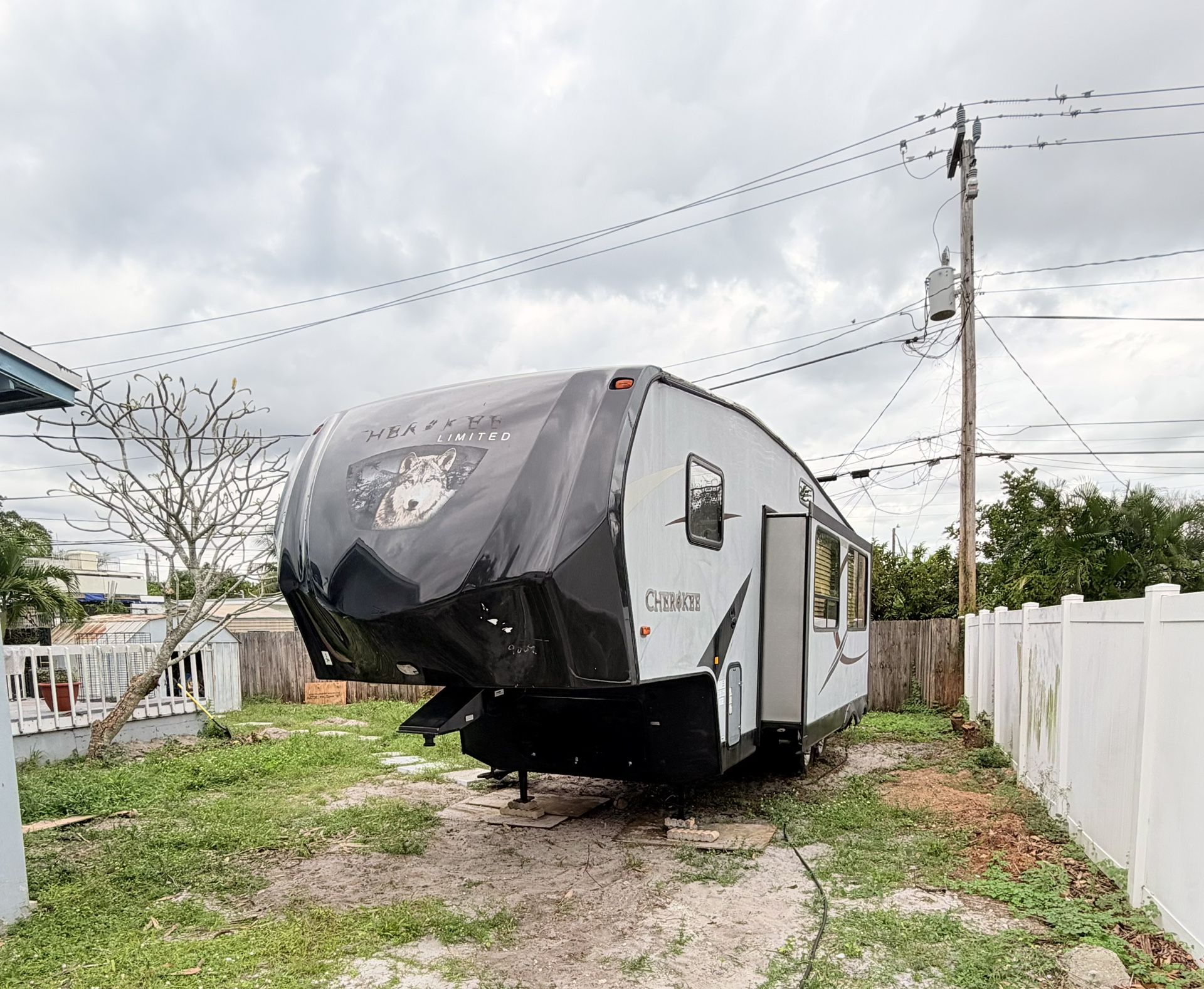2016 Forest River Cherokee - Rv For Sale