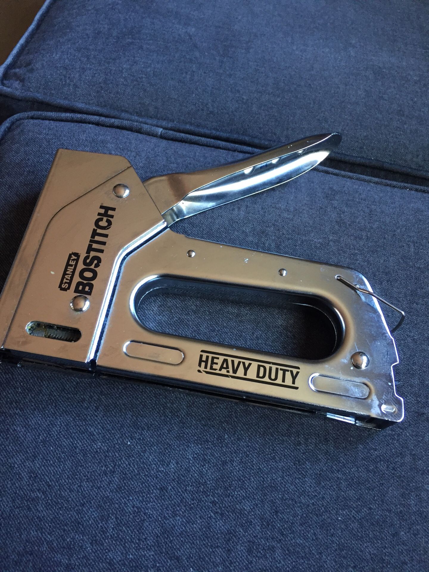 Use Stanley bostitch heavy duty Stapler