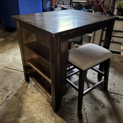 Table With 2 Stools
