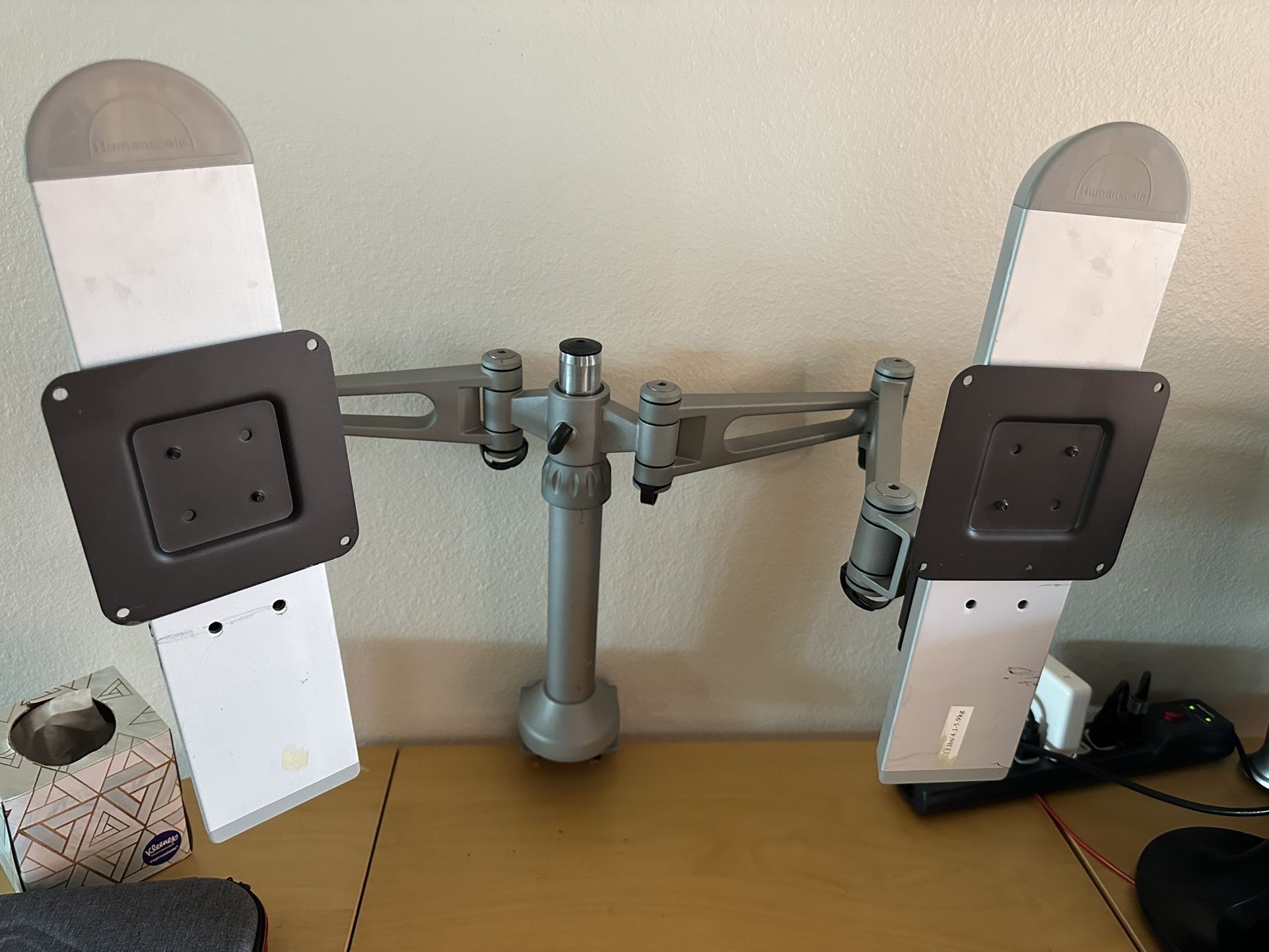 Humanscale M7 DUAL Monitor ARM - Perfect For GAMING setup