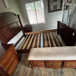 Queen Bedroom Set 