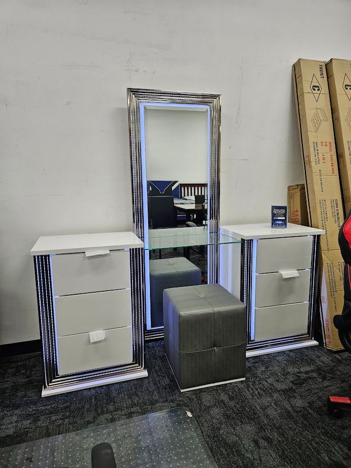 New special ylime model white color vanity set with mirror and stool