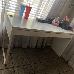 IKEA MICKE DESK