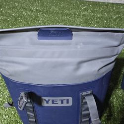 Yeti M12 Backpack Cooler