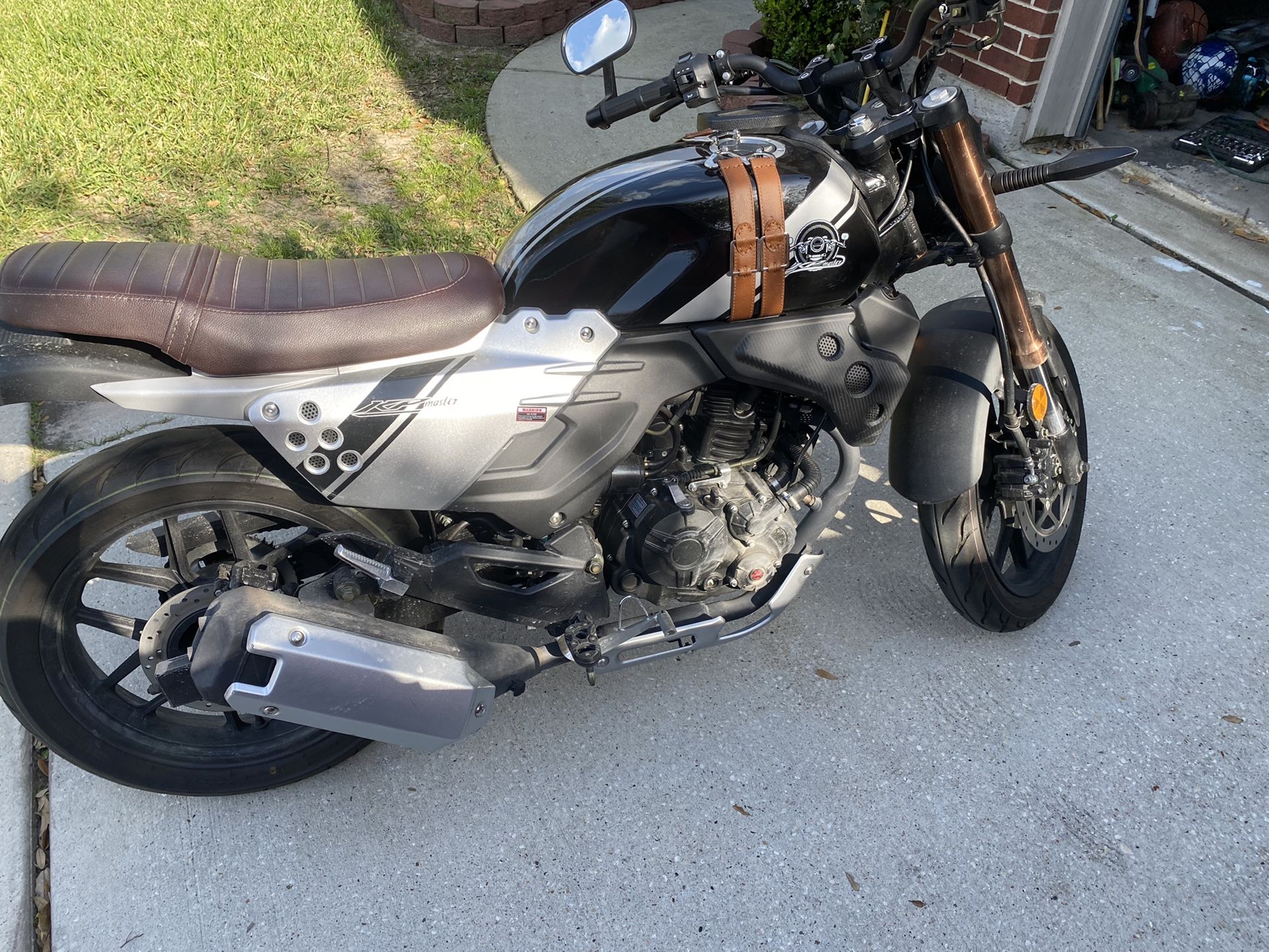 2021 Lifan KPM 200
