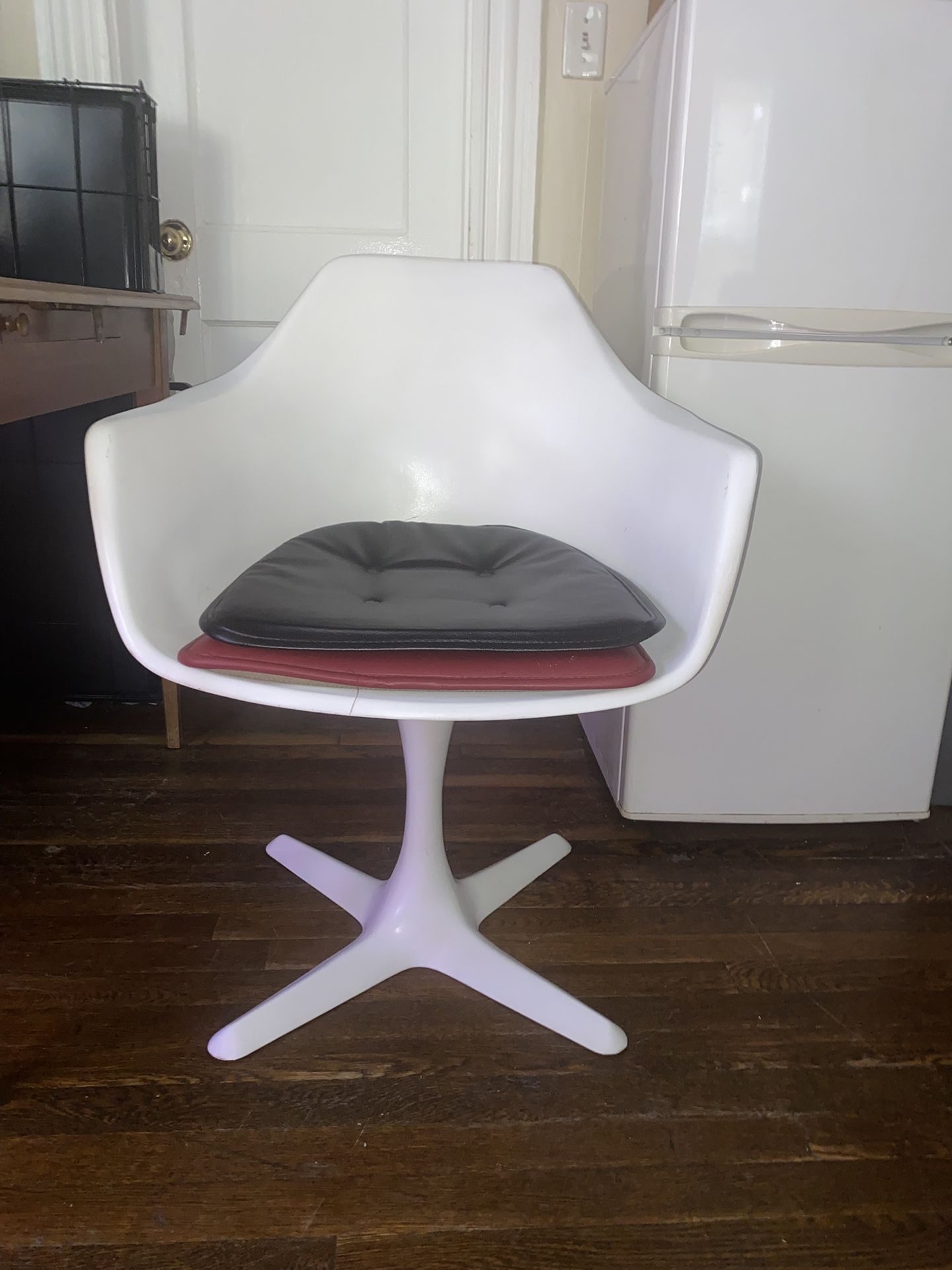 Burke Inc Tulip Chair
