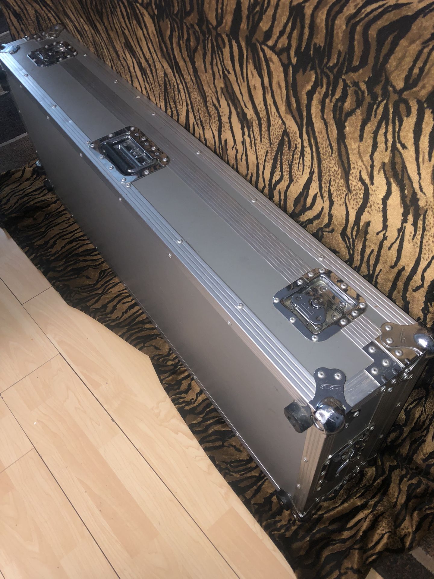 Pedaltrain Grande in Heavy Duty Flight Case + Extras like NEW!