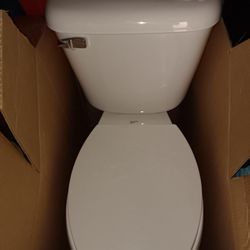 Mansfield toilet w/seat cover
