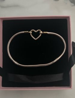 Pandora Moments Heart Closure Snake Chain Bracelet