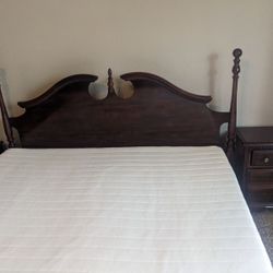 Bed 2 Box Springs Mattress King Size / 2 Nightstand And Dresser W Mirror