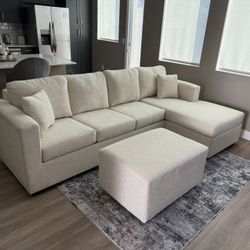 🔥 Brand New Cream Sectional With Free Ottoman 