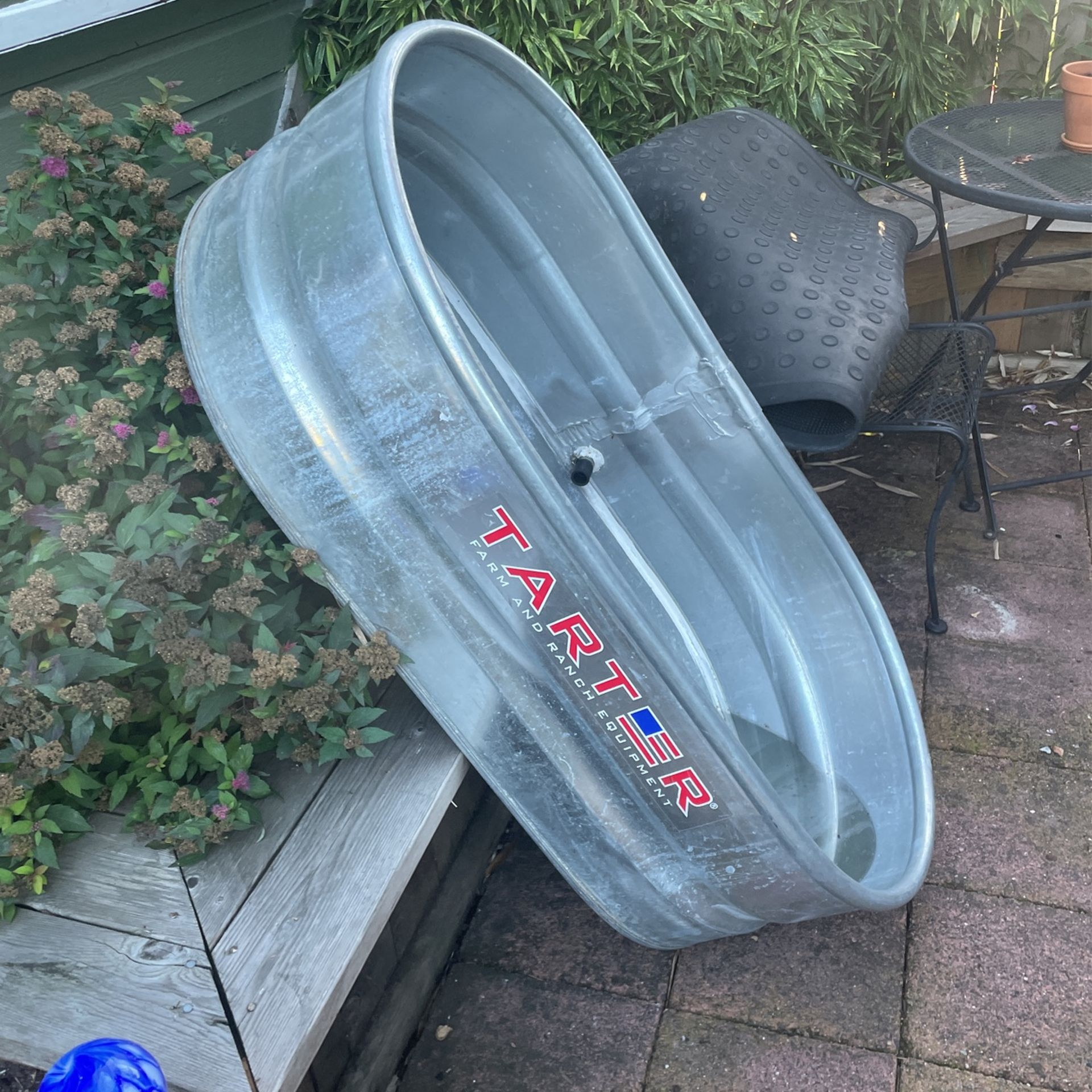 Tarter Oval Versa 40 Gallon Stock Tank for Sale in Everett, WA OfferUp