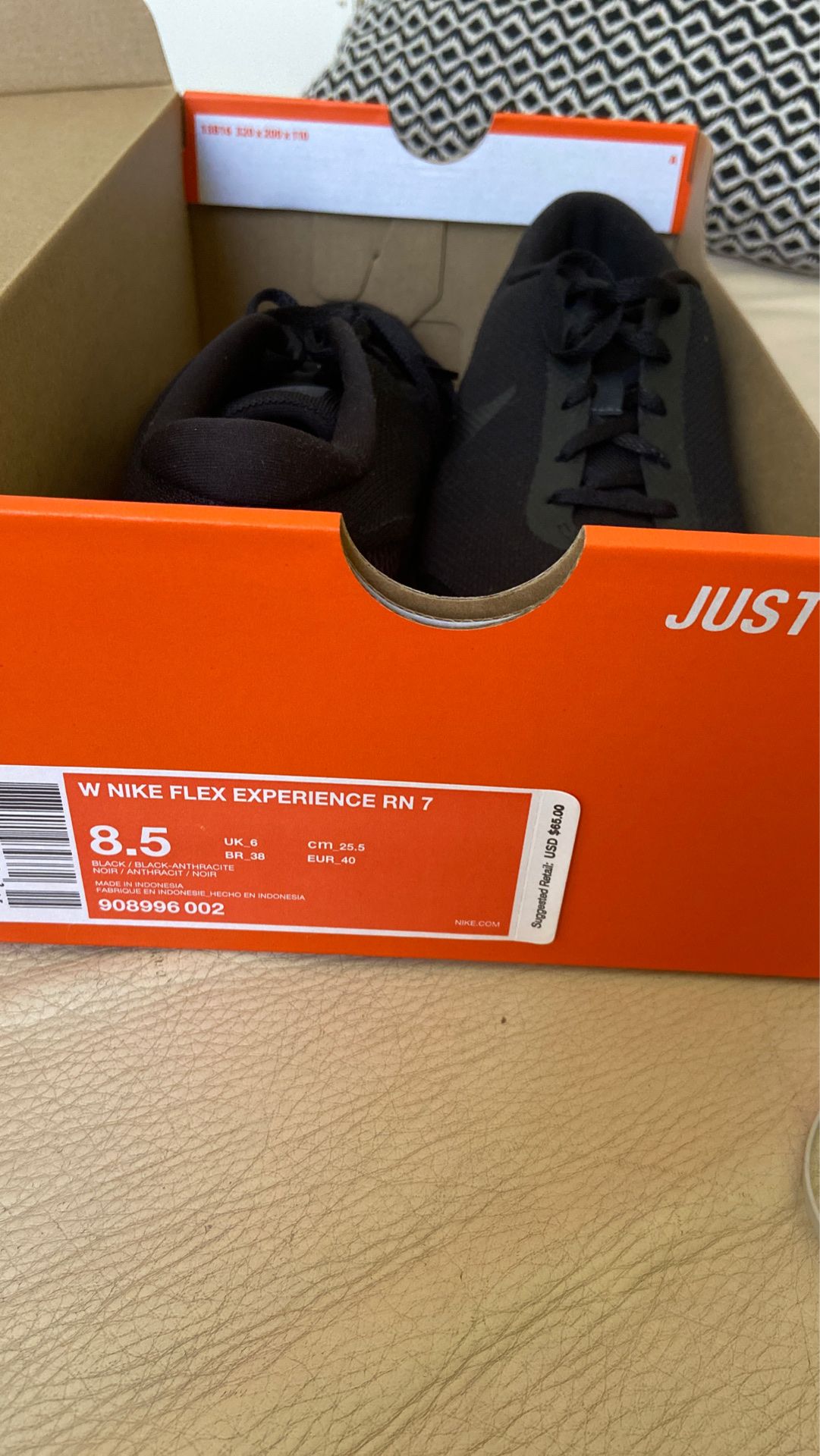 Nike flex experience size 8.5 woman RN 7